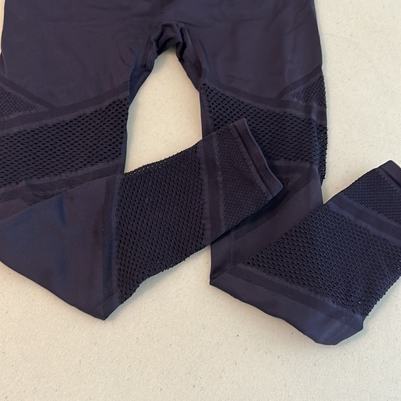 Fabletics legging - Picture 2 of 5